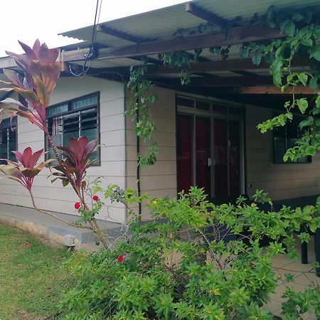 Pension Taitaa Tubuai Mataura Exterior photo